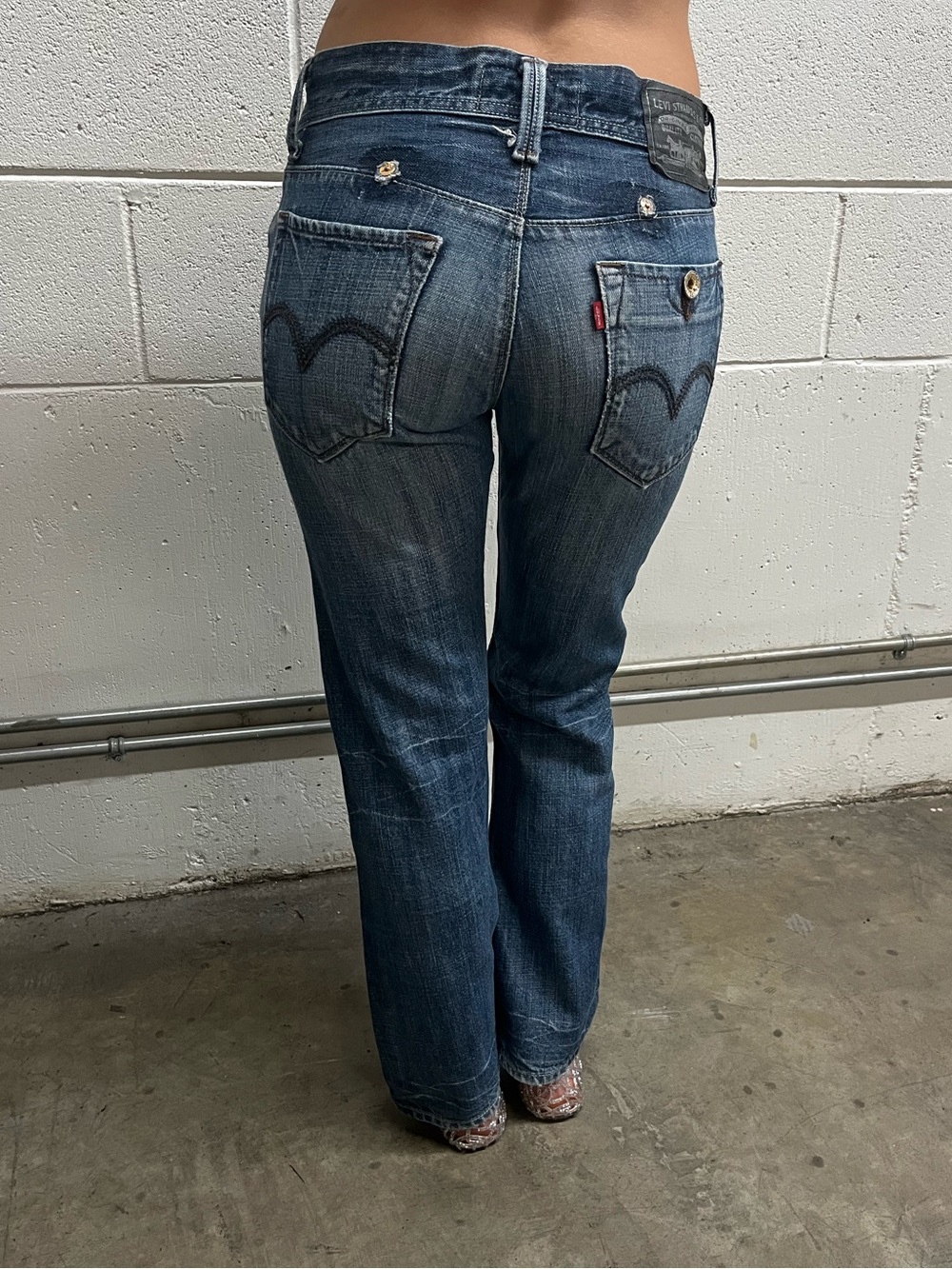 Levis straight leg